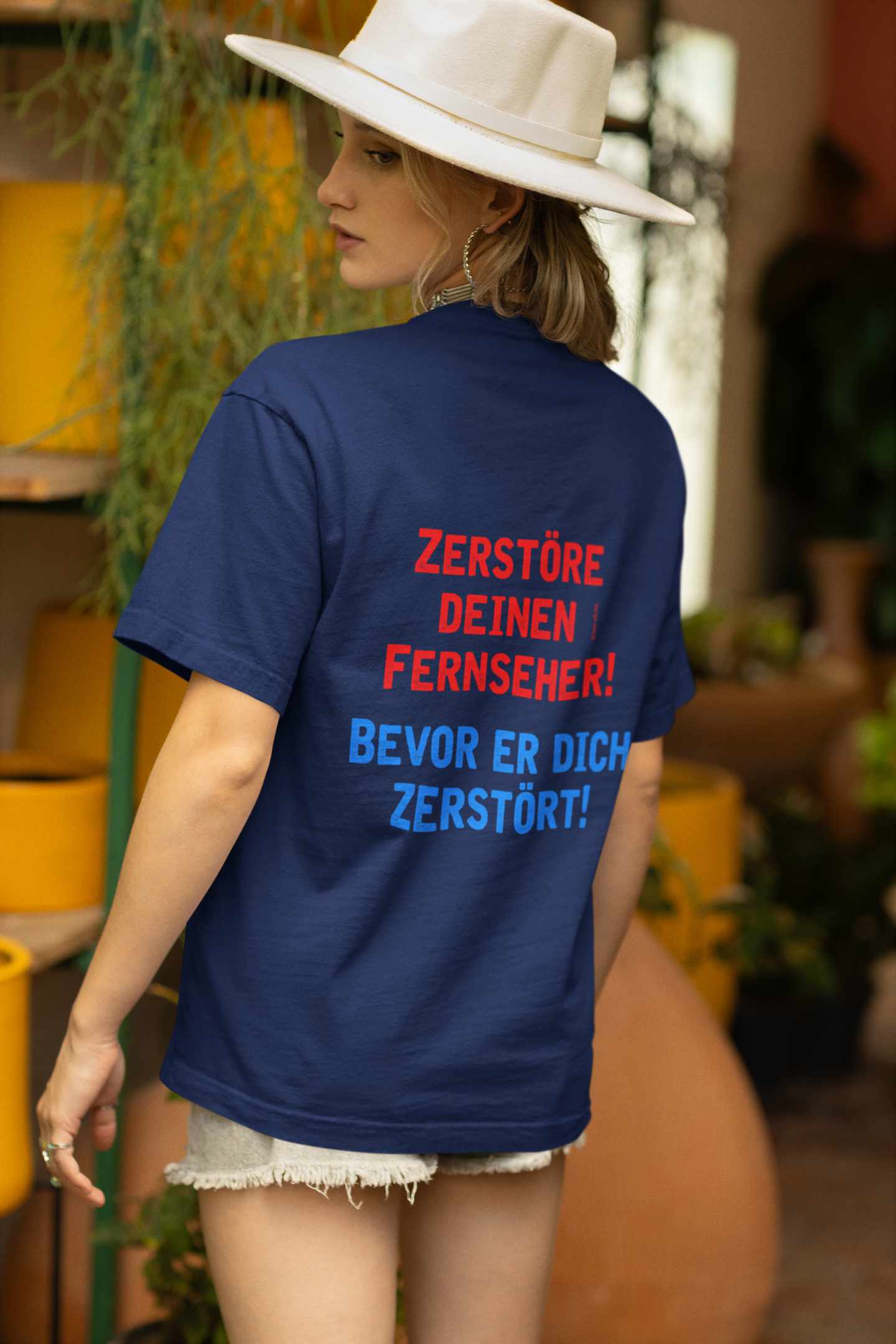 FERNSEHER Backside - Ein T-Shirt, das überzeugt – in Qualität und Tragekomfort.